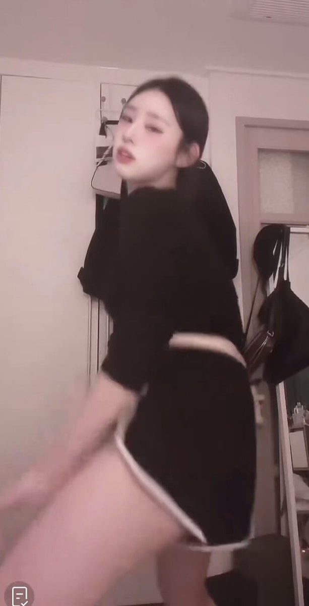 fQqaNVD7BB0sU7Wk.jpg