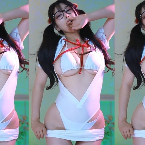 하얀 비키니 넘치는 물컹한 가슴 BJㄱㄹㄹ영